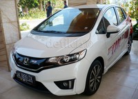 Dengan konsep ini Honda ingin mewarisi karakter Honda Jazz dari generasi sebelumnya dengan menggabungkan kesan sporty dan kabin yang dinamis dengan bagian bawah yang besar, melebar dan stabil.