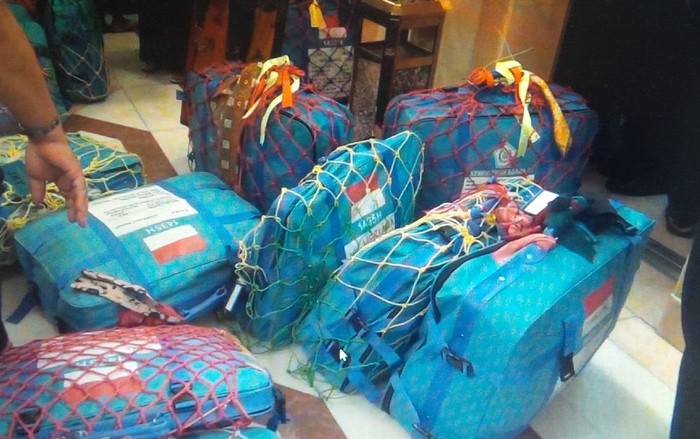 Boneka Sampai Bola Warna-warni di Tas Jamaah Haji