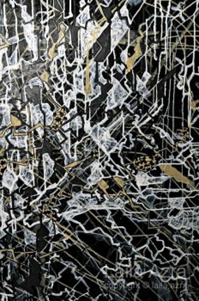 Gaya Abstrak Bikin Laila Azra Bebas Melukis