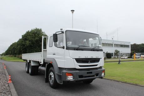 Melesat Hingga 110 Km/Jam dengan Truk Fuso FJ 2523R