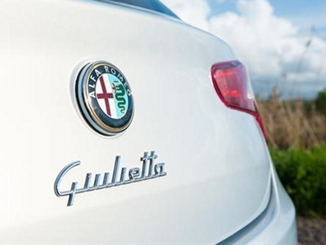 Alfa Romeo Giulietta, Mobil Sport 1.400 cc dengan Tenaga Melimpah