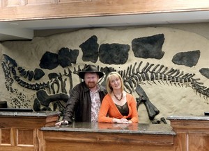 Mengintip Hotel Dinosaurus di AS