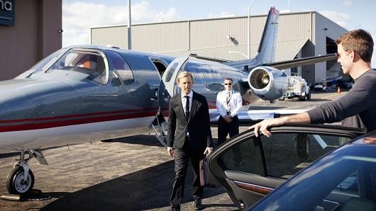 Cara Baru Pergi Kuliah, Pakai Jet Pribadi