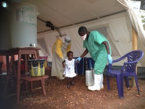 Survivor Virus Ebola di Afrika: Balita Sampai Lansia Bersertifikat