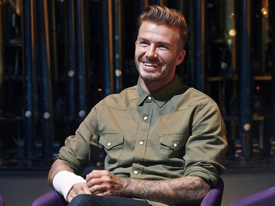 Duh... Jatuh dari Motor, Tangan David Beckham Diperban