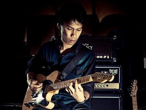 Ini Rahasia Eross Chandra sebagai Hits-Maker
