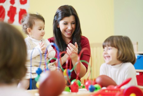 Hendak Titipkan Anak ke Day Care, Apa yang Perlu Dipertimbangkan?