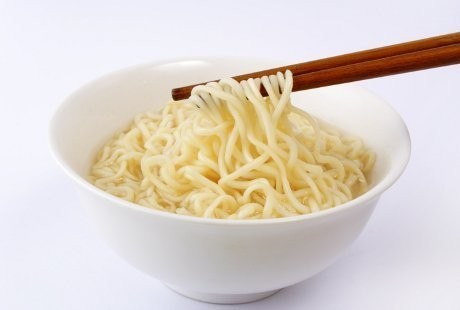 Tak Baik Berlebihan Makan Mi Instan, Ini Alasannya Menurut Profesor Gizi