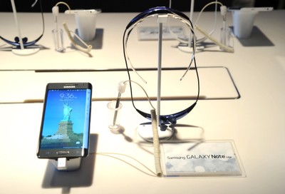 Keunikan Layar Lengkung Note Edge