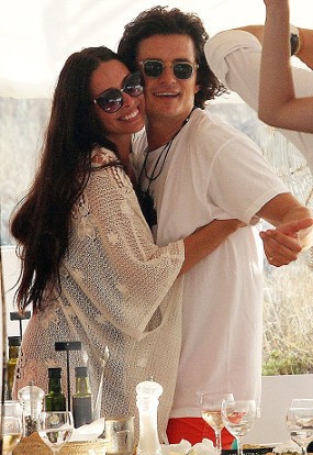 Orlando Bloom Tanggapi Kabar Kedekatan dengan Erica Packer