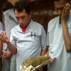 Residivis Ini Sembunyikan Ganja di Sangkar Burung