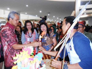 BCA Gelar Wayang Masuk Mall di Semarang