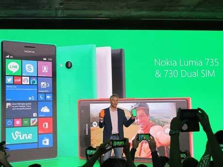 Lumia 735: Selfie di Ponsel Ini Bisa Terlihat Lebih Kurus
