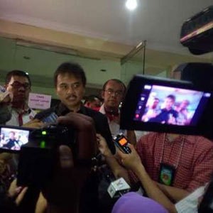 Roy Suryo Jebak Penipu Online