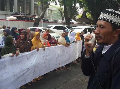 Ratusan Warga di Bojonegoro Tolak Tempat Karaoke