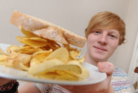 Idap Gangguan Makan, James Cuma Mau Makan Keripik Selama 10 Tahun