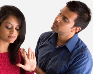 Jalani Cinta Beda Keyakinan, Patutkah Diperjuangkan?