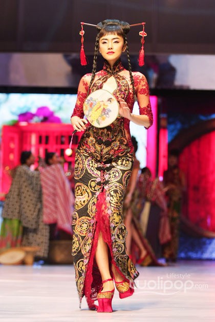 Anne Avantie MERENDA KASIH. Pergelaran 25 Tahun berkarya at Plenary Hall Jakarta Convention Center. Senayan. Jakarta Pusat. [Foto: Mohammad Abduh/Wolipop]