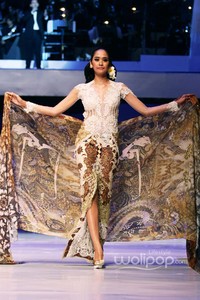 Anne Avantie MERENDA KASIH. Pergelaran 25 Tahun berkarya at Plenary Hall Jakarta Convention Center. Senayan. Jakarta Pusat. [Foto: Mohammad Abduh/Wolipop]