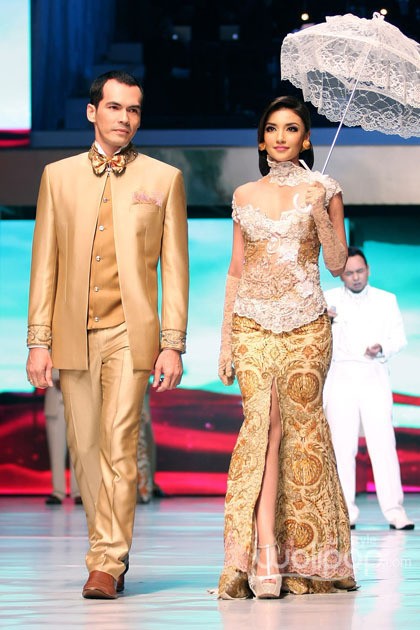 Anne Avantie MERENDA KASIH. Pergelaran 25 Tahun berkarya at Plenary Hall Jakarta Convention Center. Senayan. Jakarta Pusat. [Foto: Mohammad Abduh/Wolipop]