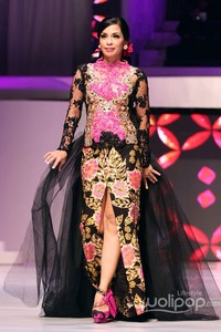 Anne Avantie MERENDA KASIH. Pergelaran 25 Tahun berkarya at Plenary Hall Jakarta Convention Center. Senayan. Jakarta Pusat. [Foto: Mohammad Abduh/Wolipop]