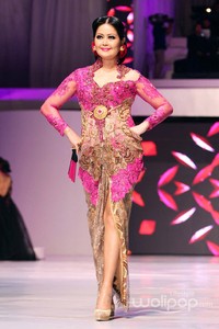 Anne Avantie MERENDA KASIH. Pergelaran 25 Tahun berkarya at Plenary Hall Jakarta Convention Center. Senayan. Jakarta Pusat. [Foto: Mohammad Abduh/Wolipop]