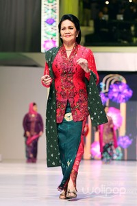 Anne Avantie MERENDA KASIH. Pergelaran 25 Tahun berkarya at Plenary Hall Jakarta Convention Center. Senayan. Jakarta Pusat. [Foto: Mohammad Abduh/Wolipop]