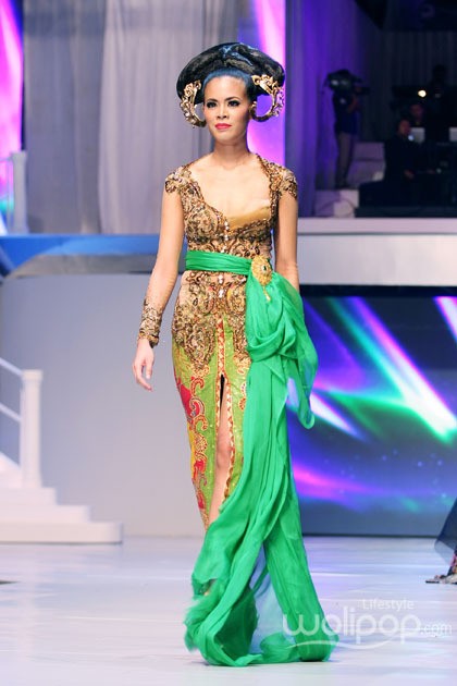 Anne Avantie MERENDA KASIH. Pergelaran 25 Tahun berkarya at Plenary Hall Jakarta Convention Center. Senayan. Jakarta Pusat. [Foto: Mohammad Abduh/Wolipop]