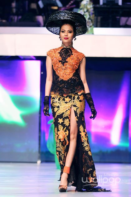 Anne Avantie MERENDA KASIH. Pergelaran 25 Tahun berkarya at Plenary Hall Jakarta Convention Center. Senayan. Jakarta Pusat. [Foto: Mohammad Abduh/Wolipop]