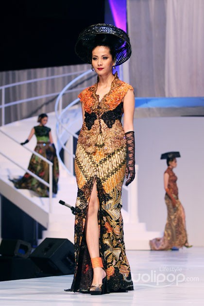 Anne Avantie MERENDA KASIH. Pergelaran 25 Tahun berkarya at Plenary Hall Jakarta Convention Center. Senayan. Jakarta Pusat. [Foto: Mohammad Abduh/Wolipop]