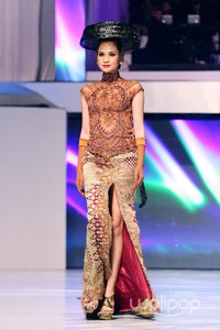 Anne Avantie MERENDA KASIH. Pergelaran 25 Tahun berkarya at Plenary Hall Jakarta Convention Center. Senayan. Jakarta Pusat. [Foto: Mohammad Abduh/Wolipop]