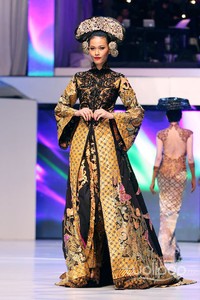 Anne Avantie MERENDA KASIH. Pergelaran 25 Tahun berkarya at Plenary Hall Jakarta Convention Center. Senayan. Jakarta Pusat. [Foto: Mohammad Abduh/Wolipop]