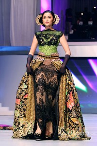 Anne Avantie MERENDA KASIH. Pergelaran 25 Tahun berkarya at Plenary Hall Jakarta Convention Center. Senayan. Jakarta Pusat. [Foto: Mohammad Abduh/Wolipop]