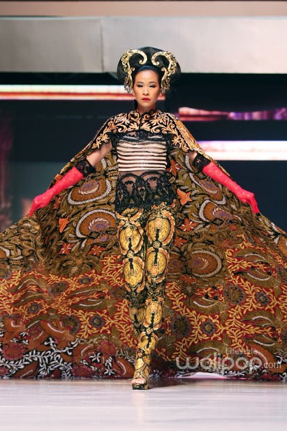 Anne Avantie MERENDA KASIH. Pergelaran 25 Tahun berkarya at Plenary Hall Jakarta Convention Center. Senayan. Jakarta Pusat. [Foto: Mohammad Abduh/Wolipop]