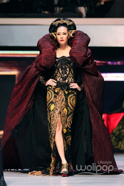 Anne Avantie MERENDA KASIH. Pergelaran 25 Tahun berkarya at Plenary Hall Jakarta Convention Center. Senayan. Jakarta Pusat. [Foto: Mohammad Abduh/Wolipop]