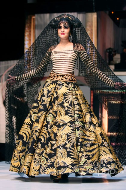 Anne Avantie MERENDA KASIH. Pergelaran 25 Tahun berkarya at Plenary Hall Jakarta Convention Center. Senayan. Jakarta Pusat. [Foto: Mohammad Abduh/Wolipop]