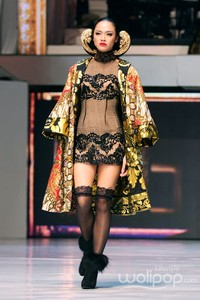 Anne Avantie MERENDA KASIH. Pergelaran 25 Tahun berkarya at Plenary Hall Jakarta Convention Center. Senayan. Jakarta Pusat. [Foto: Mohammad Abduh/Wolipop]