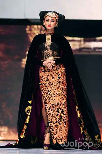 Anne Avantie MERENDA KASIH. Pergelaran 25 Tahun berkarya at Plenary Hall Jakarta Convention Center. Senayan. Jakarta Pusat. [Foto: Mohammad Abduh/Wolipop]