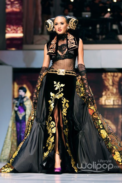 Anne Avantie MERENDA KASIH. Pergelaran 25 Tahun berkarya at Plenary Hall Jakarta Convention Center. Senayan. Jakarta Pusat. [Foto: Mohammad Abduh/Wolipop]