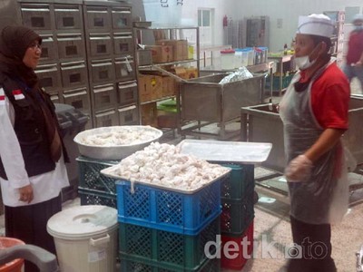 Dapur Raksasa Penyedia Makanan Jamaah Haji Indonesia