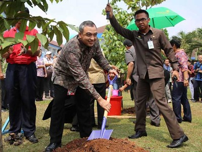 Menpera Hadiri Tanam Pohon di Tarakanita