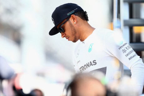 Sabet Pole Position, Hamilton Puji Mekanik