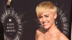 Patung Miley Cyrus Dipamerkan di New York