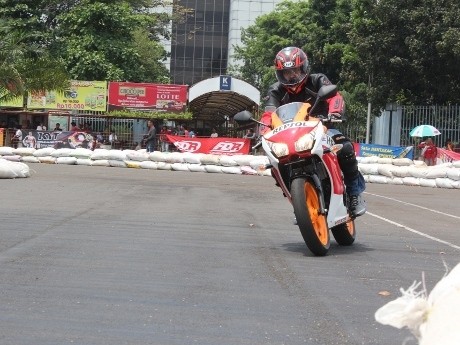 Kesan Pertama Menjajal Honda CBR 150R Buatan Indonesia