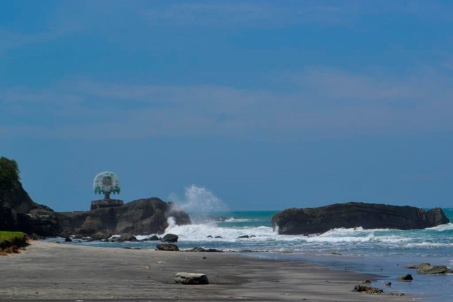 5 Fakta Pantai Permisan, Si Cantik di Nusakambangan