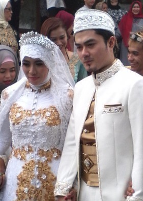 Pernikahan Selebriti Paling Hits 2014 (1)