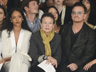 Rihanna dan Bono U2 di New York Fashion Week