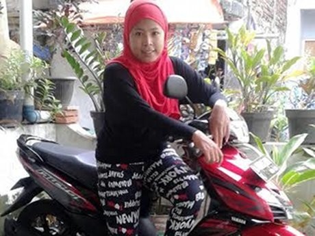 Wanita Berjilbab Ini Jadi Miliarder Setelah Beli Motor