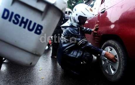 Ingat, Parkir Sembarangan, Denda Setengah Juta Menanti