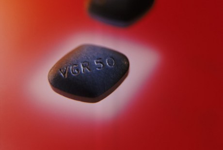Bikin Greng, Tapi Viagra Juga Bisa Timbulkan Risiko Kanker Kulit?
